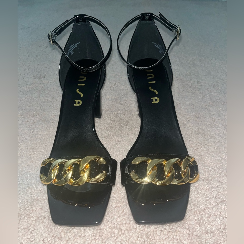 Unisa Undenny Black Ankle Strap Sandal 10M Block Heel